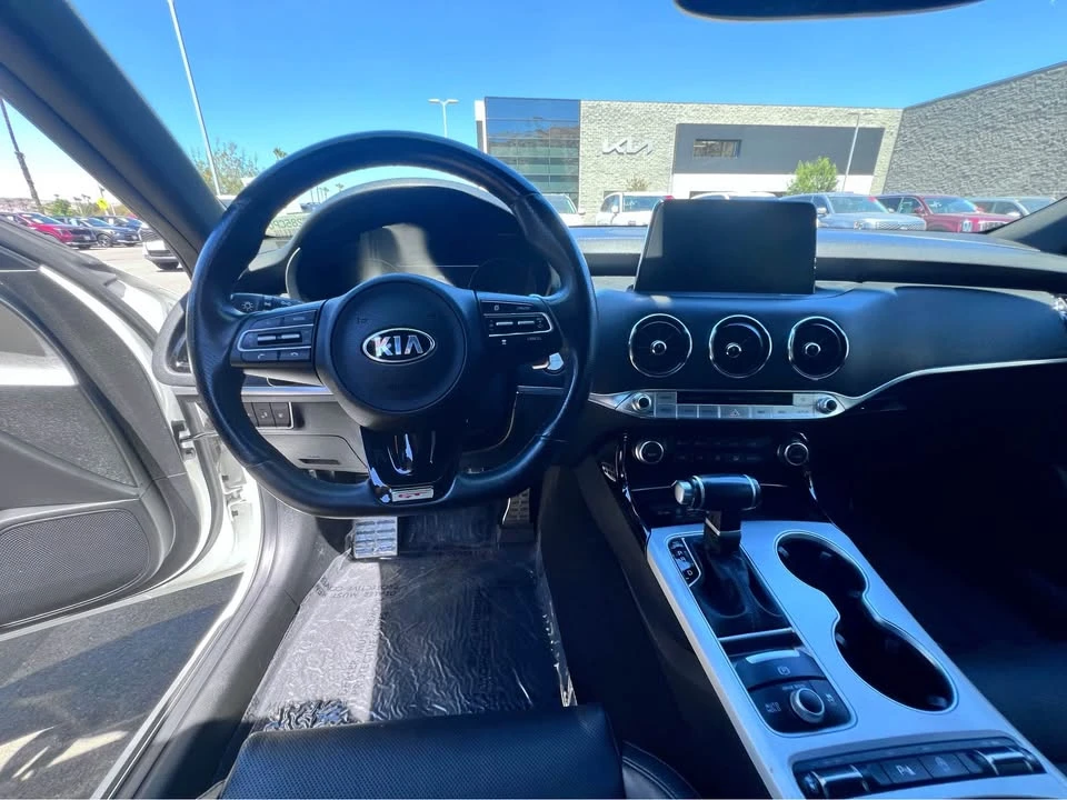 2020 Kia Stinger GT - Image 8 of 10