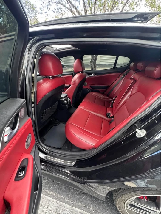 2020 Kia Stinger GT - Image 10 of 15
