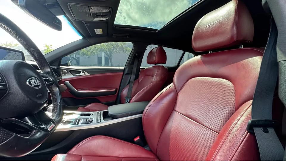 2020 Kia Stinger GT - Image 9 of 16