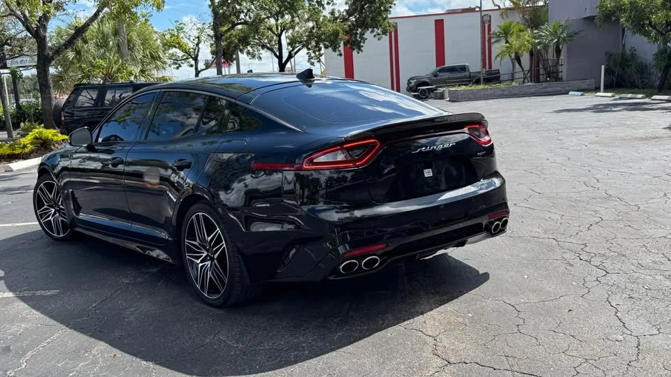 2020 Kia Stinger GT - Image 8 of 16