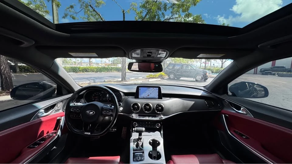 2020 Kia Stinger GT - Image 12 of 16