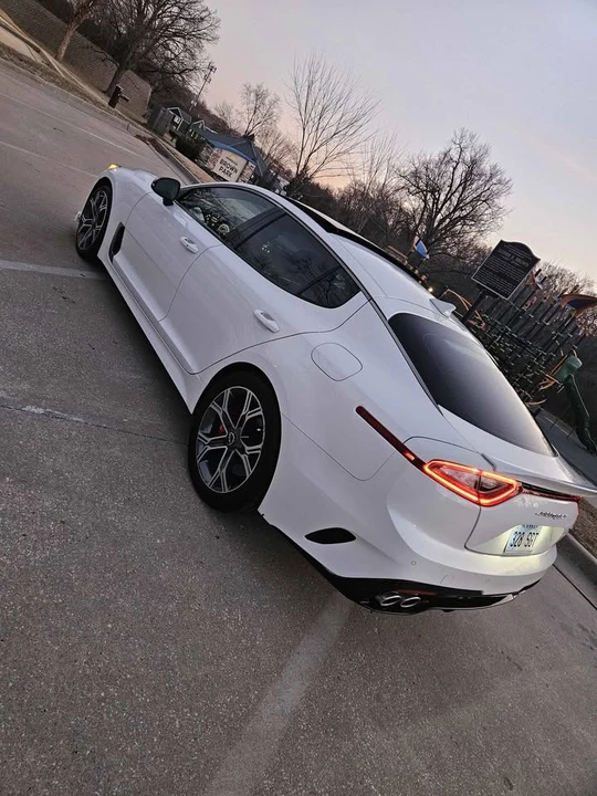 2020 Kia Stinger GT - Image 7 of 14