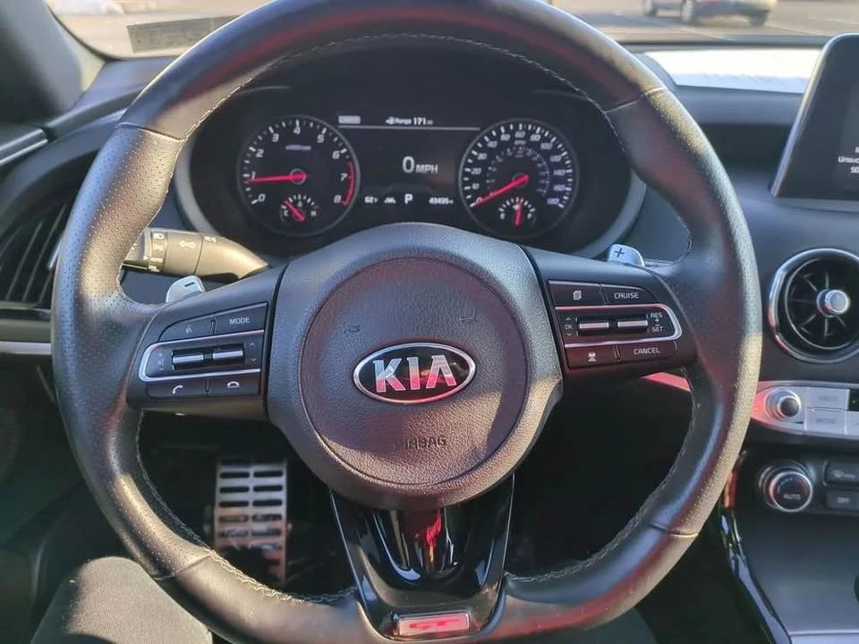 2020 Kia Stinger GT - Image 17 of 21