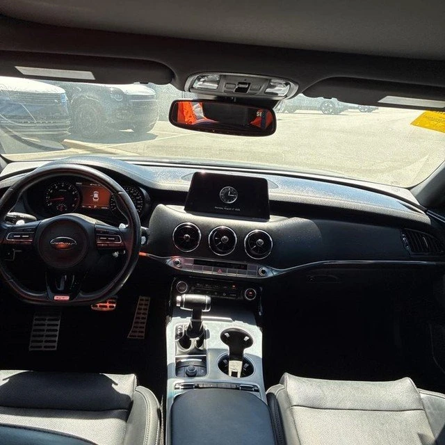 2020 Kia Stinger - Image 10 of 13