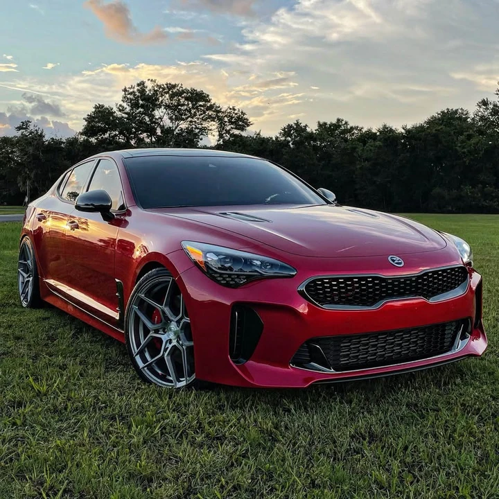 2020 Kia Stinger GT - Image 10 of 12