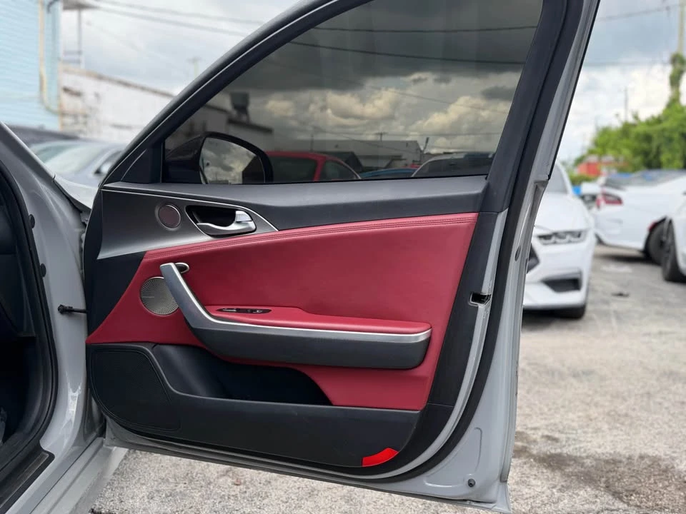 2020 Kia Stinger GT - Image 17 of 18