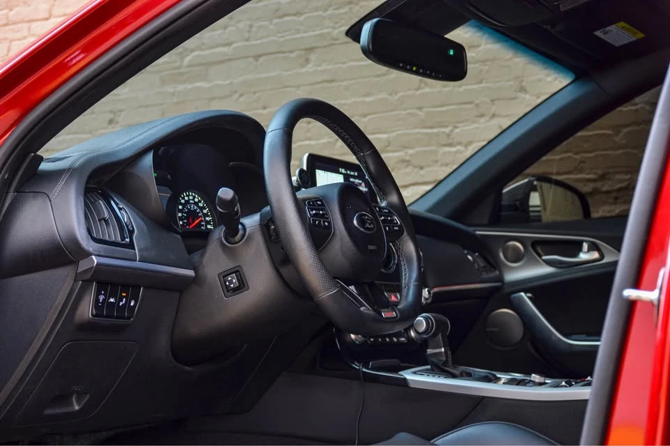 2020 Kia Stinger GT - Image 9 of 12