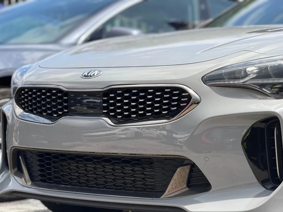 2020 Kia Stinger GT - Image 9 of 18