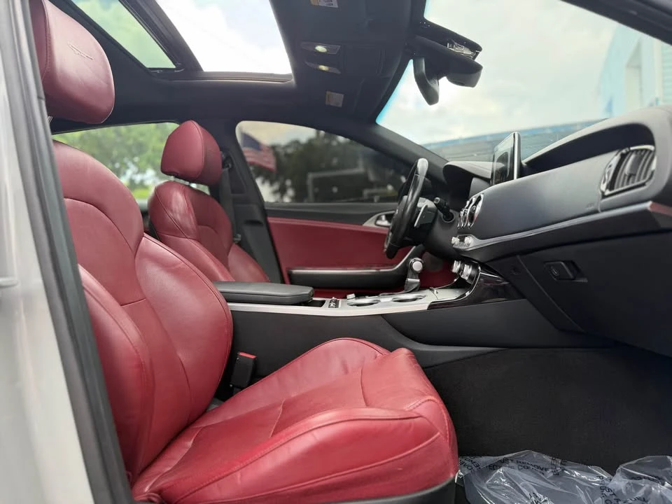 2020 Kia Stinger GT - Image 16 of 18