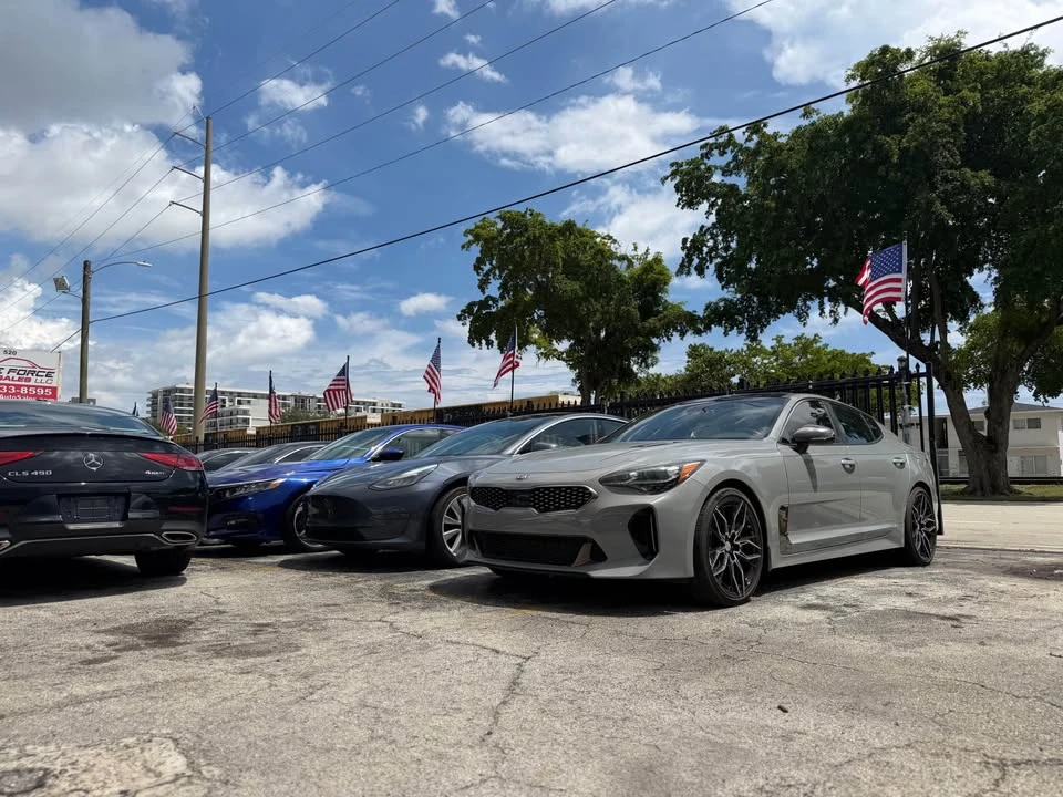 2020 Kia Stinger GT - Image 11 of 18
