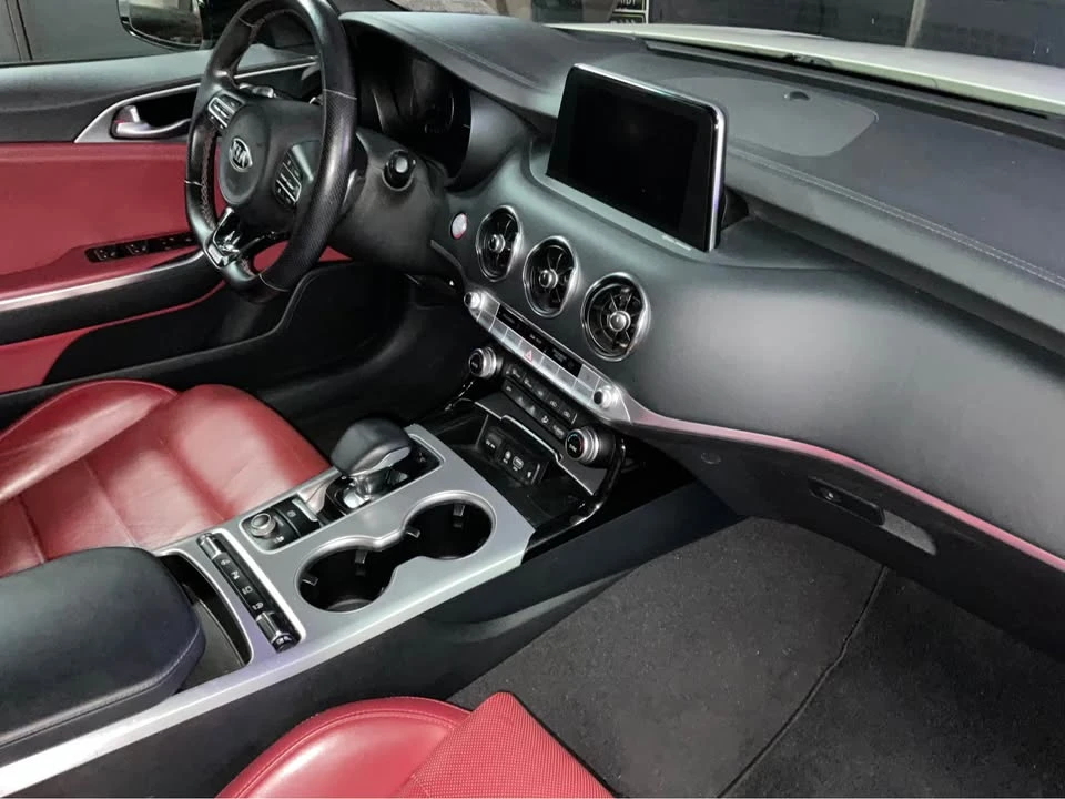 2020 Kia Stinger GT - Image 7 of 13
