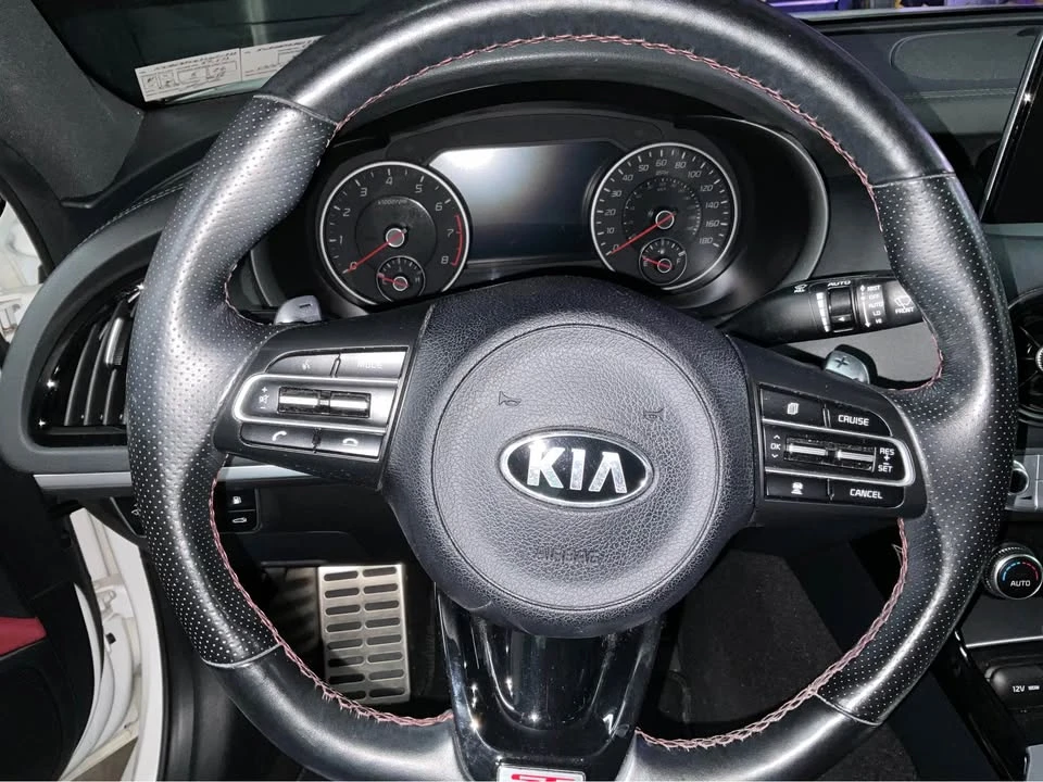 2020 Kia Stinger GT - Image 6 of 13