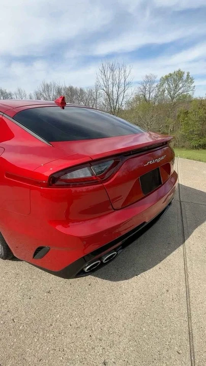 2020 Kia Stinger GT - Image 9 of 10