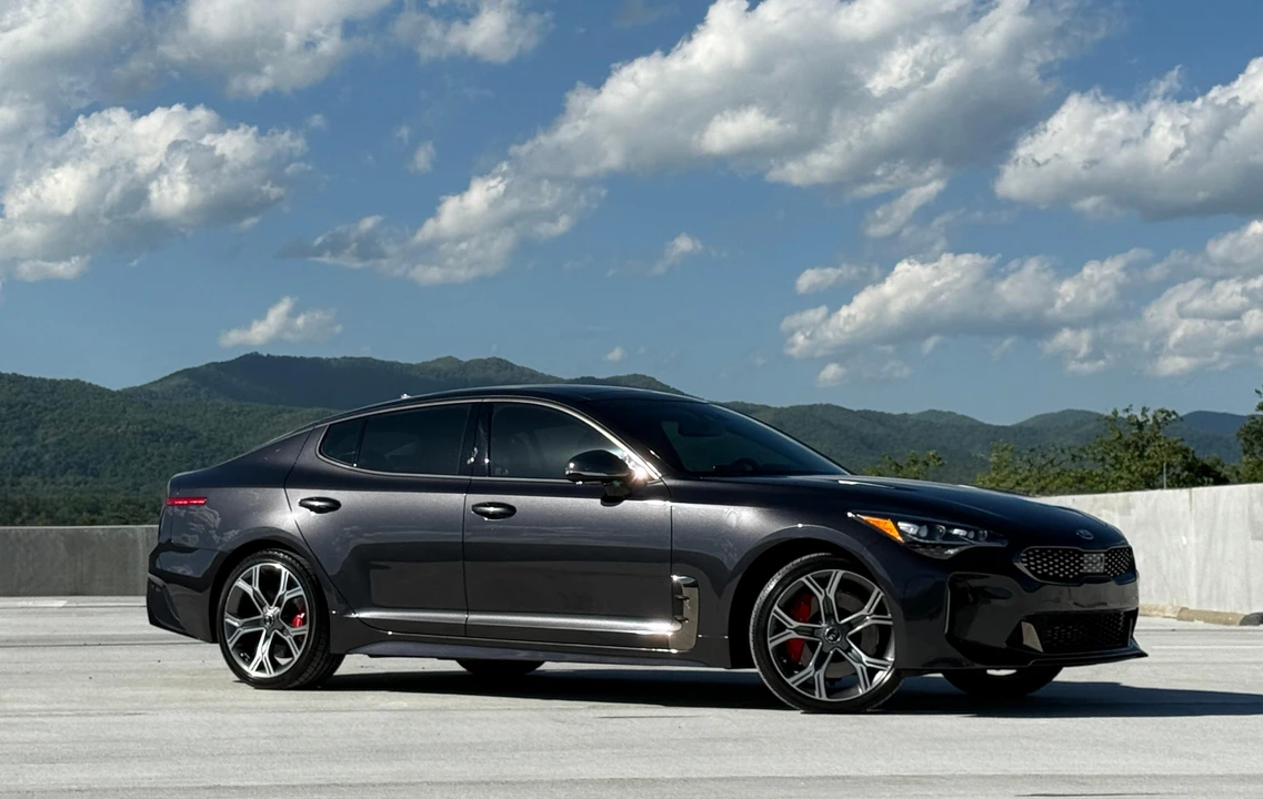 2020 Kia Stinger GT - Image 22 of 31