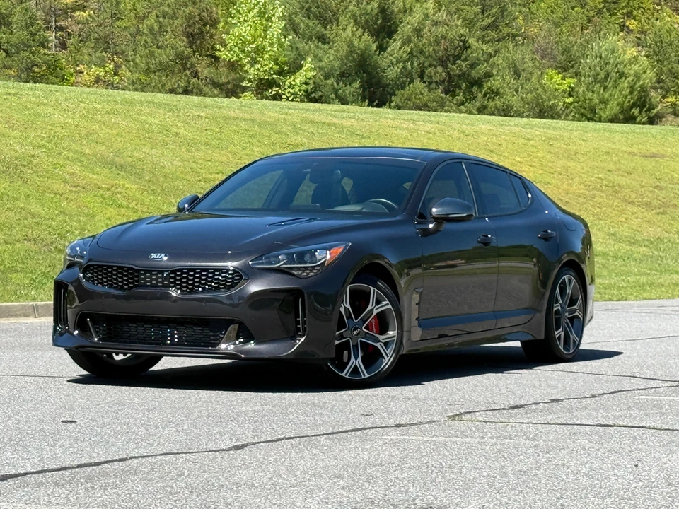 2020 Kia Stinger GT - Image 8 of 31
