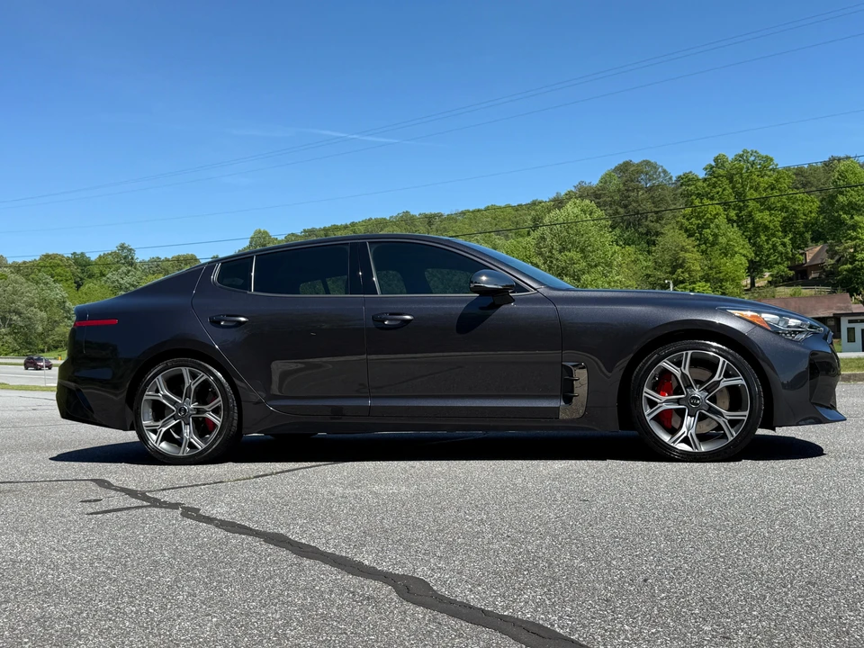2020 Kia Stinger GT - Image 19 of 31