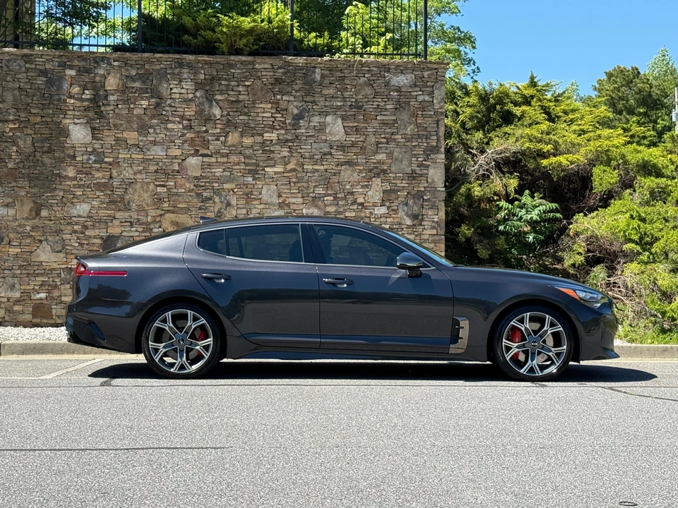 2020 Kia Stinger GT - Image 21 of 31