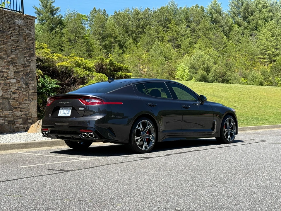 2020 Kia Stinger GT - Image 18 of 31