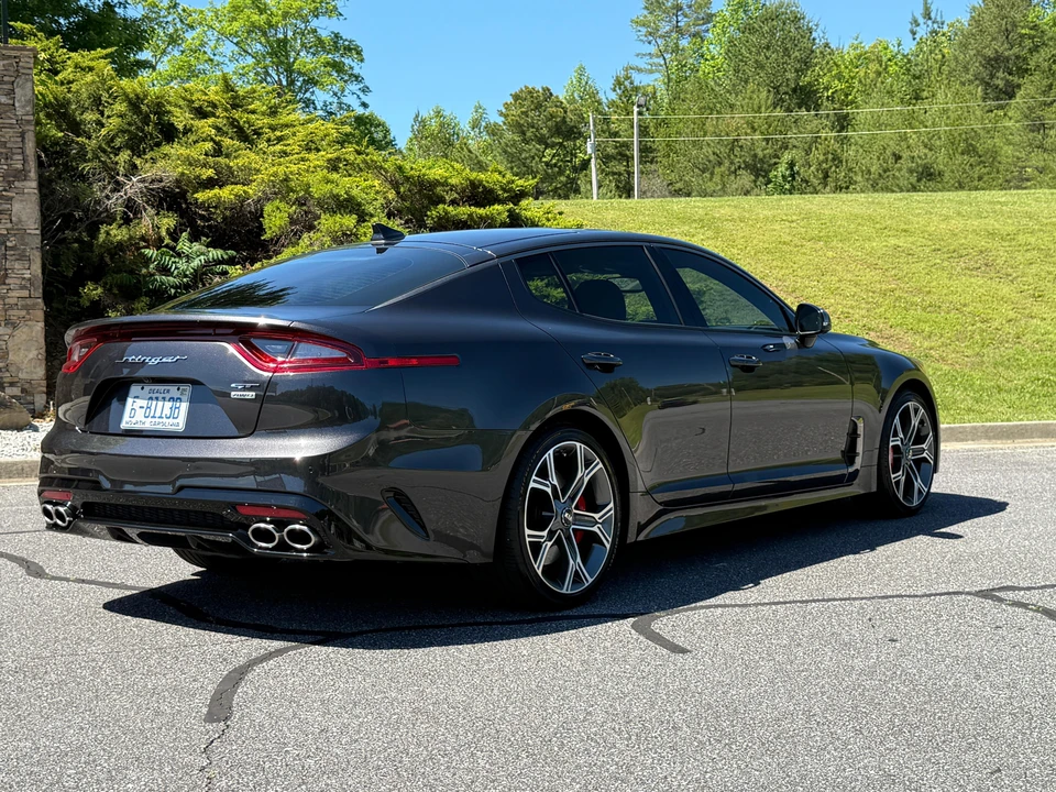 2020 Kia Stinger GT - Image 17 of 31