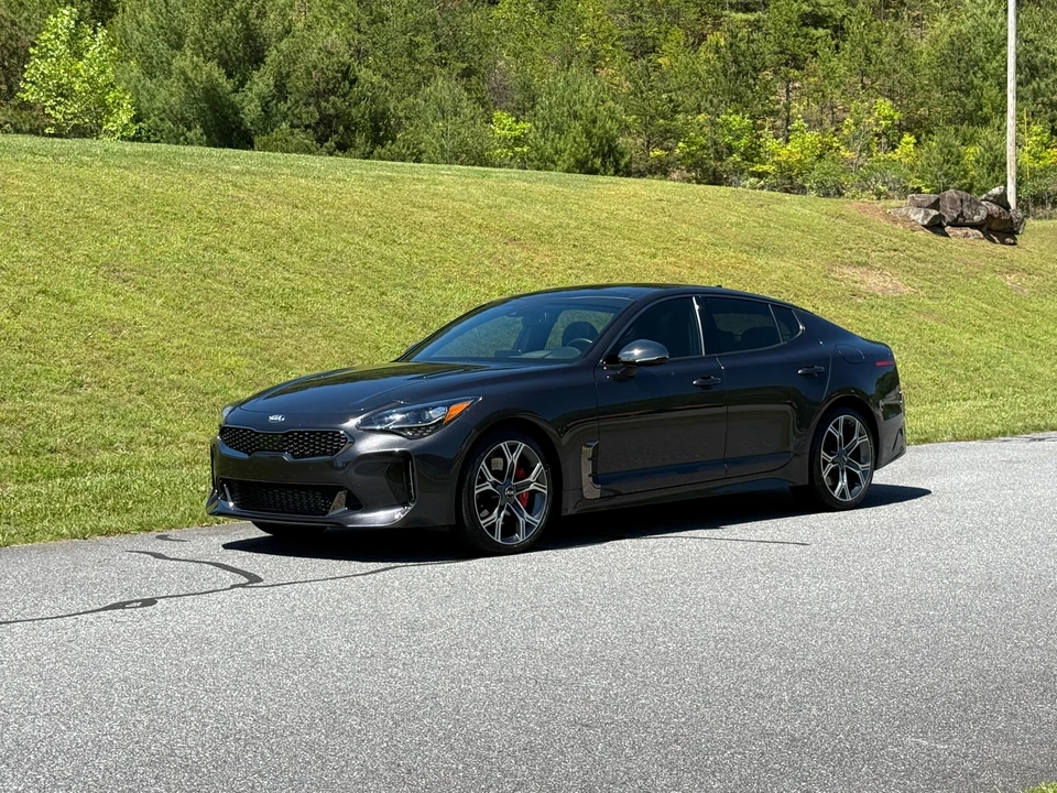 2020 Kia Stinger GT - Image 11 of 31