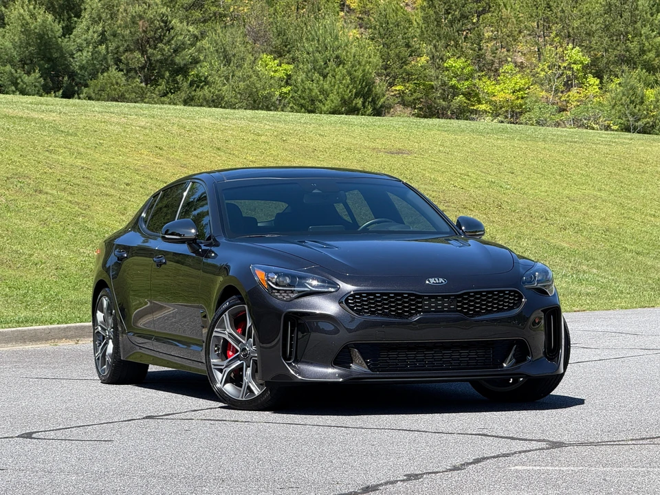 2020 Kia Stinger GT - Image 25 of 31