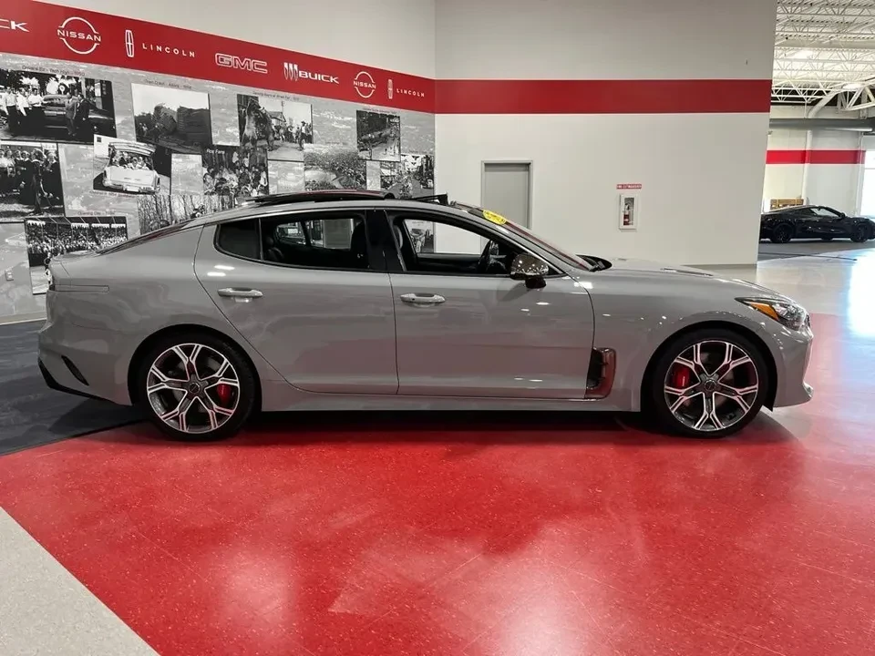 2020 Kia Stinger GT - Image 2 of 7