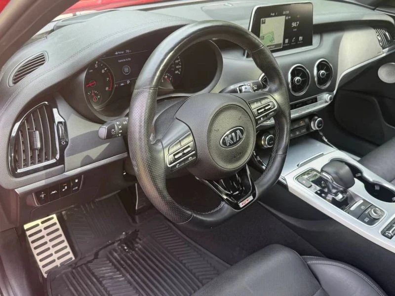 2020 Kia Stinger GT - Image 10 of 12