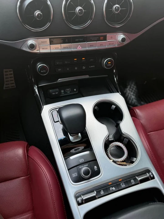 2020 Kia Stinger GT - Image 17 of 19
