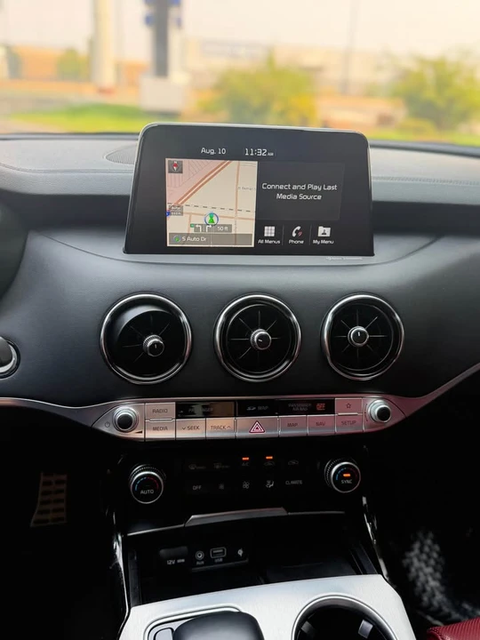2020 Kia Stinger GT - Image 15 of 19
