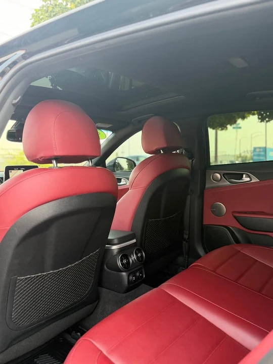 2020 Kia Stinger GT - Image 9 of 19