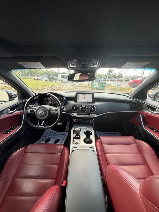 2020 Kia Stinger GT - Image 8 of 10