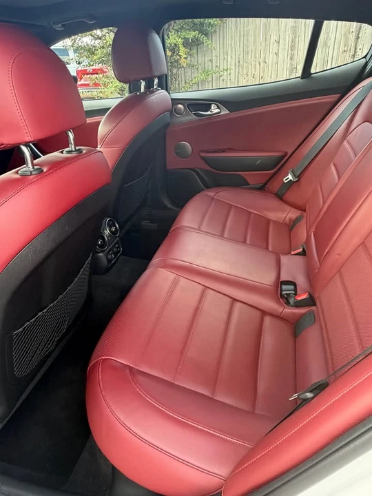 2020 Kia Stinger GT - Image 7 of 10
