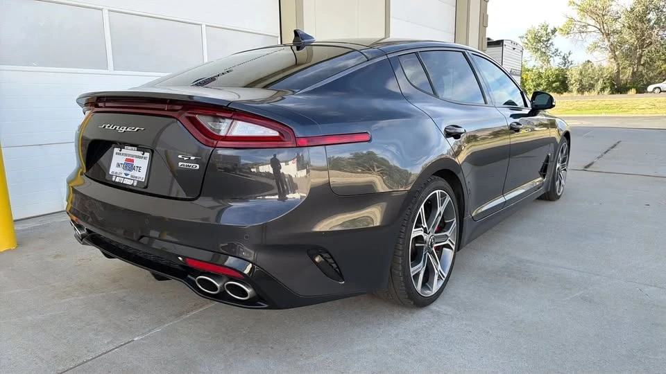 2020 Kia Stinger GT - Image 17 of 20