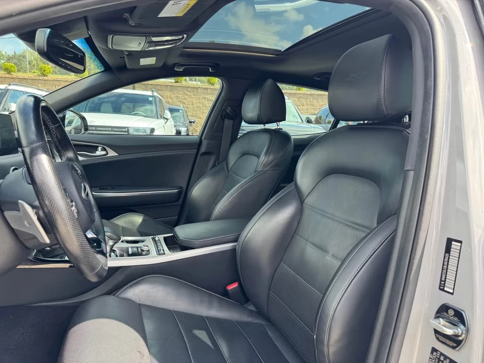 2020 Kia Stinger GT - Image 8 of 12