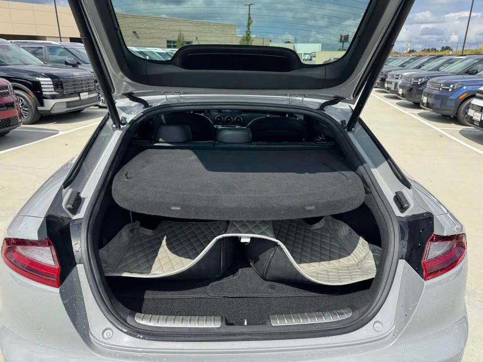2020 Kia Stinger GT - Image 6 of 12