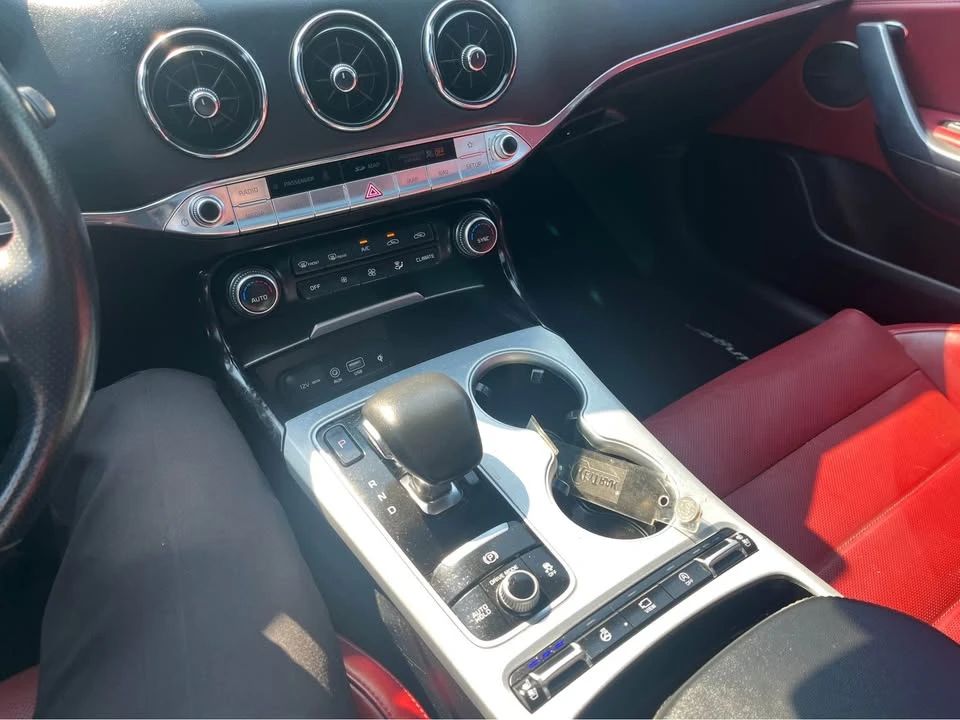 2020 Kia Stinger GT - Image 12 of 13