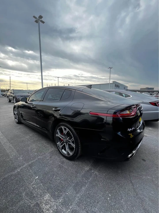 2020 Kia Stinger GT - Image 7 of 10
