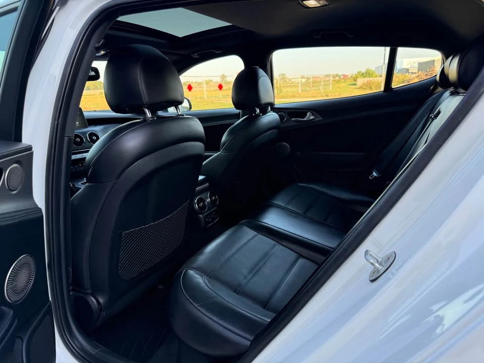 2020 Kia Stinger GT - Image 13 of 20