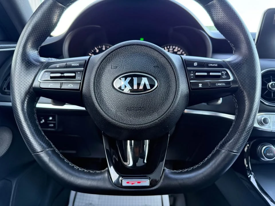 2020 Kia Stinger GT - Image 17 of 20
