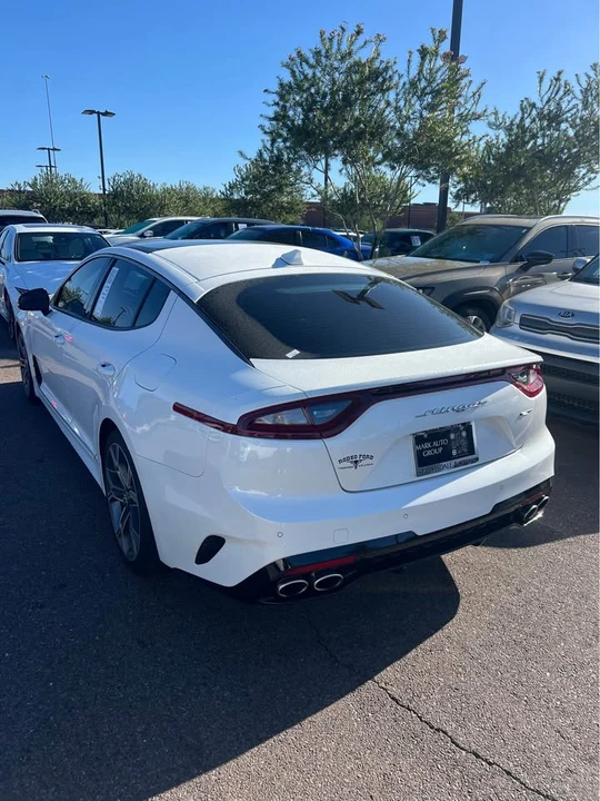 2020 Kia Stinger - Image 3 of 9