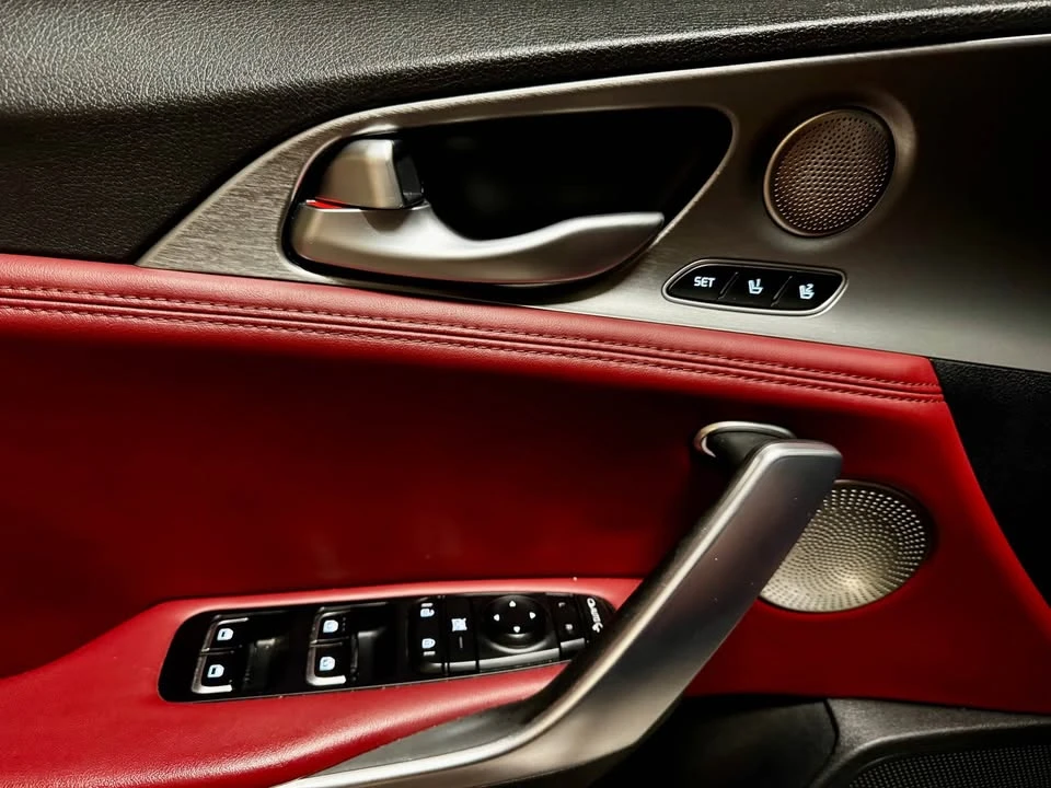 2020 Kia Stinger GT - Image 13 of 17