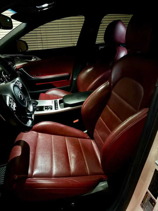 2020 Kia Stinger GT - Image 9 of 17