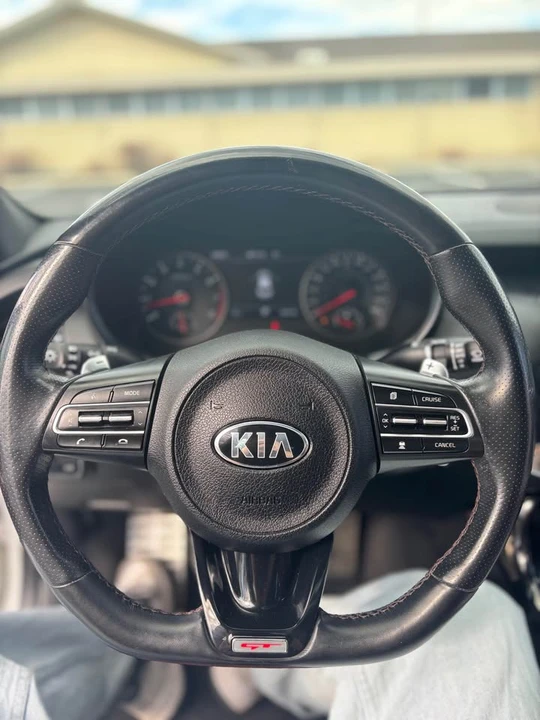 2020 Kia Stinger GT - Image 17 of 18