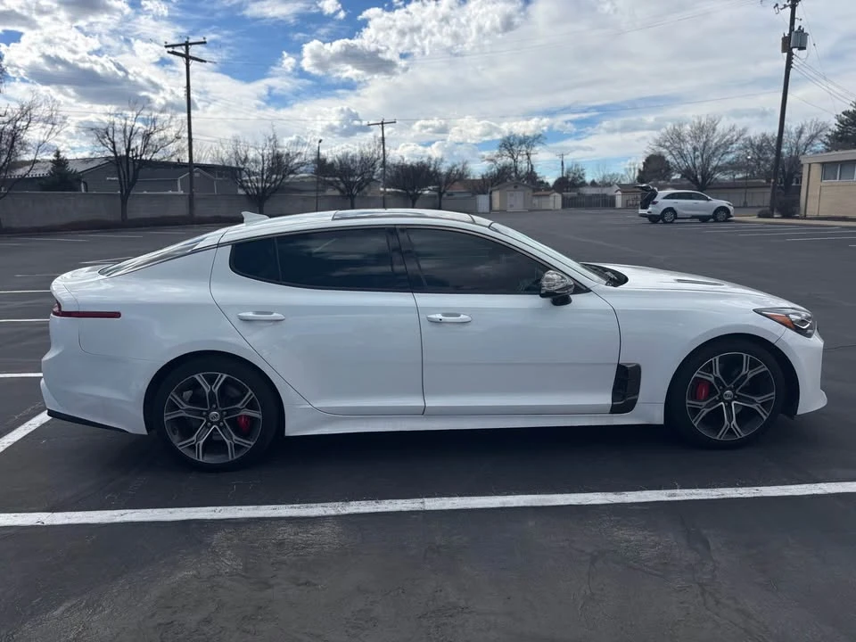 2020 Kia Stinger GT - Image 8 of 18