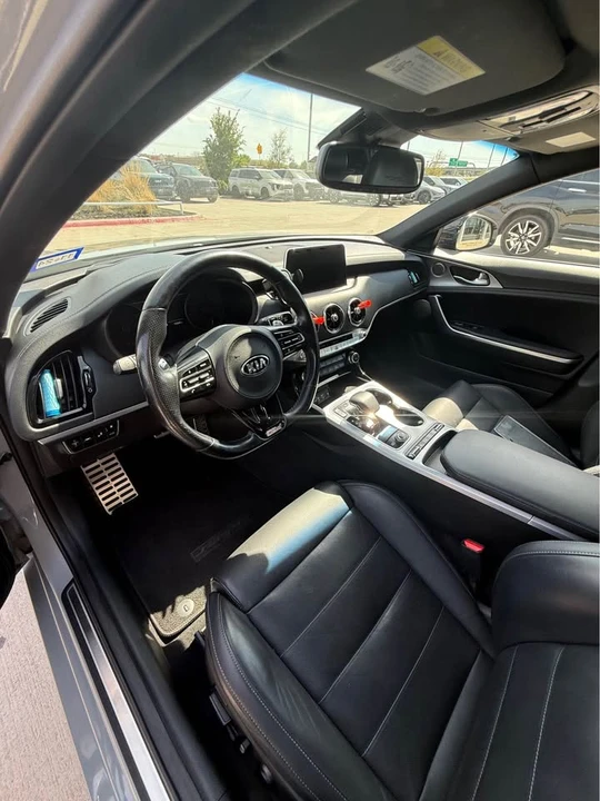 2020 Kia Stinger GT - Image 7 of 18