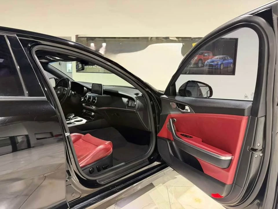 2020 Kia Stinger GT - Image 15 of 20