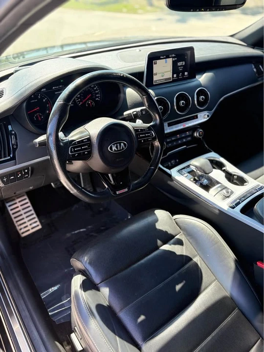 2020 Kia Stinger GT - Image 9 of 19