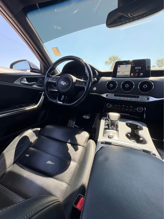 2020 Kia Stinger GT - Image 8 of 19