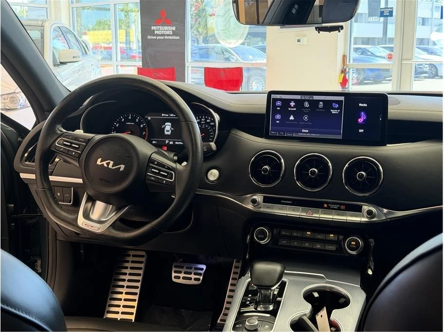 2020 Kia Stinger GT - Image 17 of 20