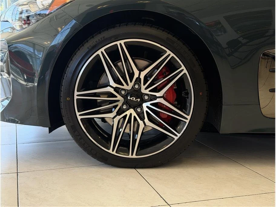 2020 Kia Stinger GT - Image 8 of 20